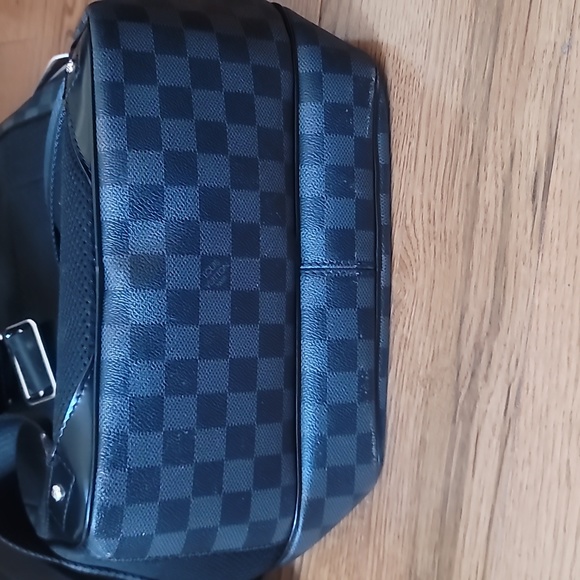 Authentic New Model Louis Vuitton Damier Graphite Canvas Michael Backpack - Picture 4 of 8